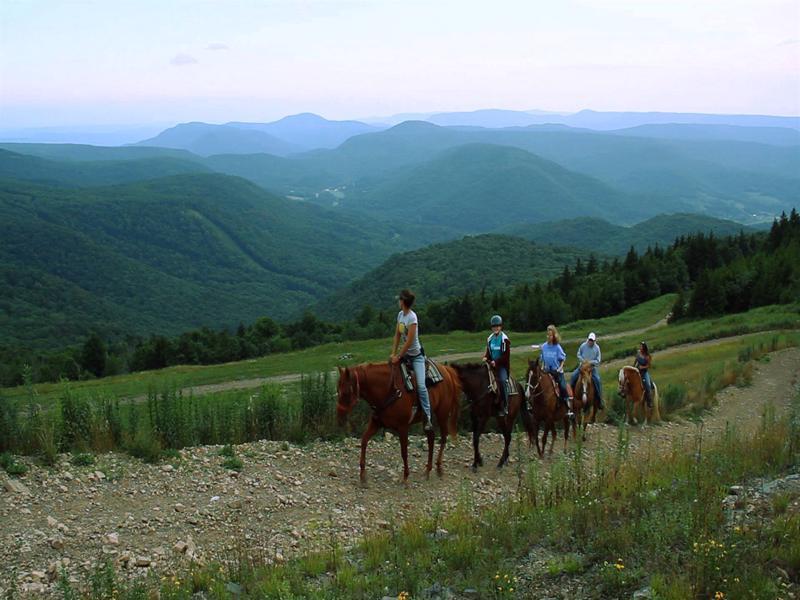 Snowcrest Hotel Snowshoe Bagian luar foto