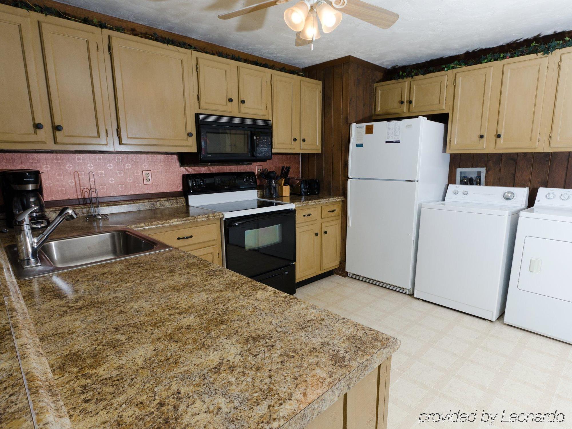 Snowcrest Hotel Snowshoe Bagian luar foto